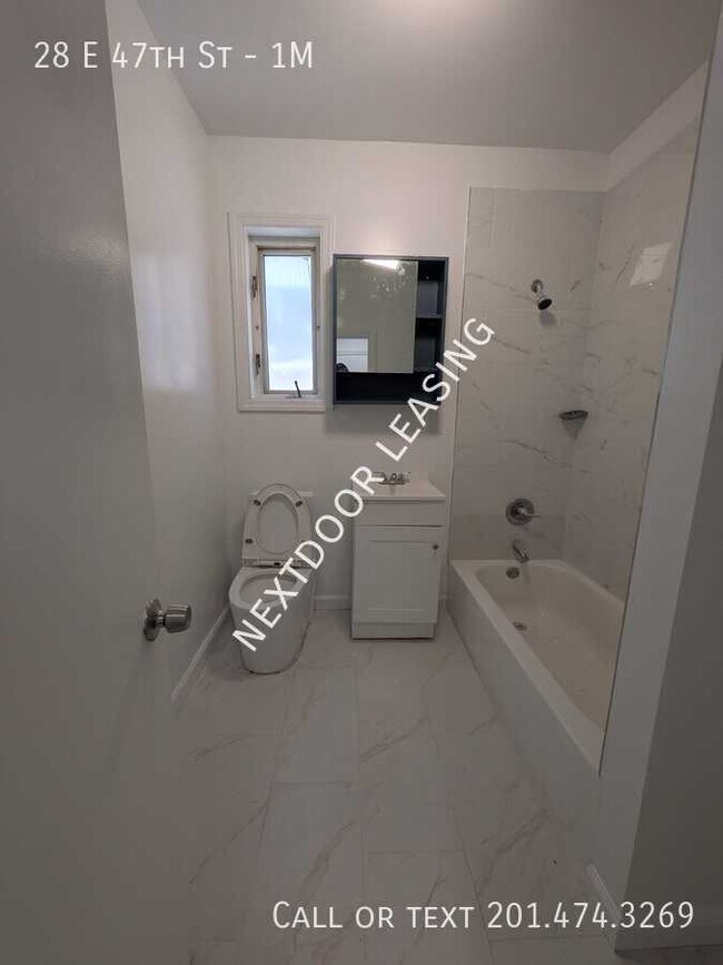Building Photo - 28 E 47th St