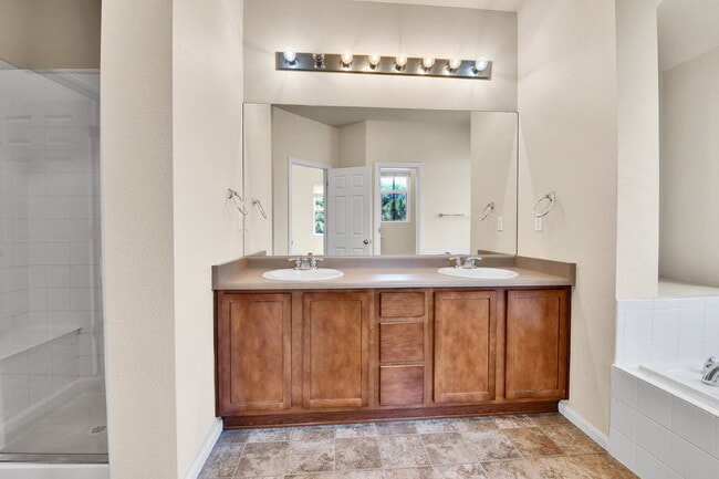 Building Photo - $2,550.00, 2, 2-bed, 2 bath in Northglenn ...