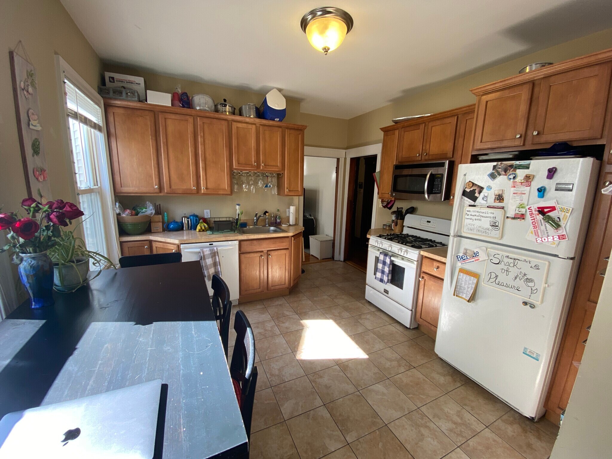 Building Photo - 224 Holland St