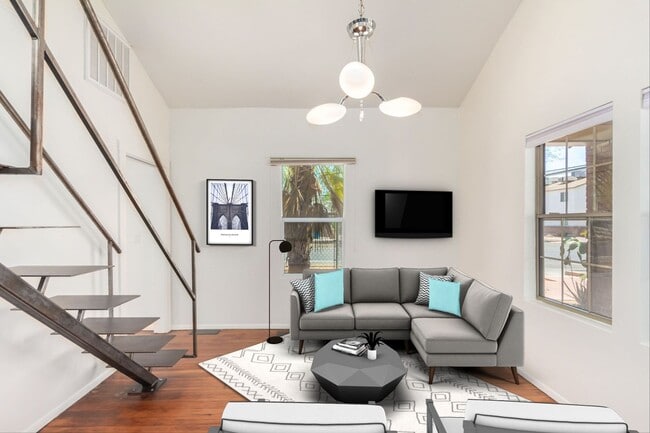 Building Photo - Gorgeous Loft near Roosevelt Row!
