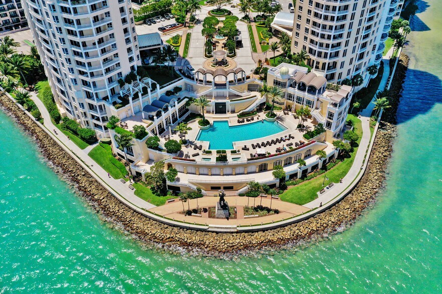 Building Photo - 848 Brickell Key Dr