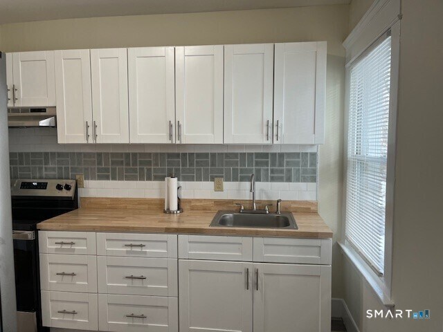 Building Photo - 1946 Chapel St