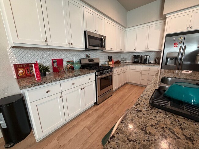 Building Photo - Pre-Lease Now for July 2026 Move-In – Stylish 3BR Townhome in Gated West Sacramento Community