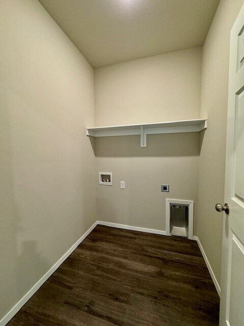 Building Photo - 3079 S Saline Aly