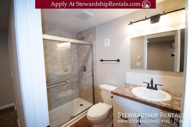 Building Photo - 1010 E 18th Ave