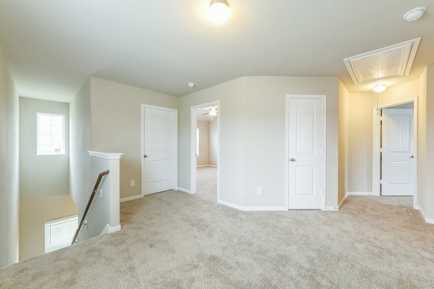 Building Photo - 18606 Cooper Ravine Way