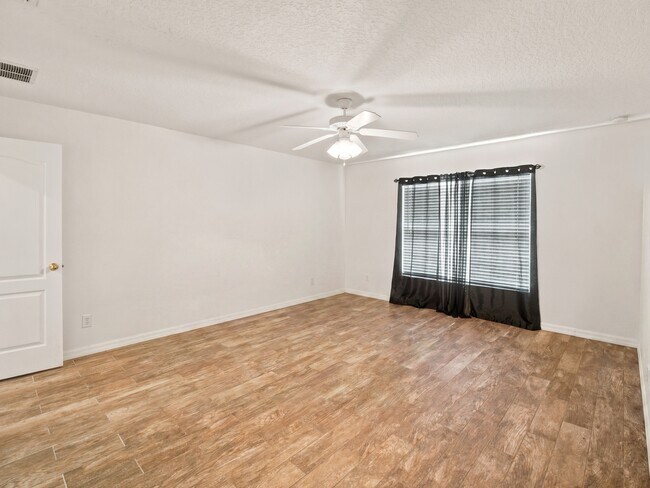 Building Photo - 6013 Brick Rd