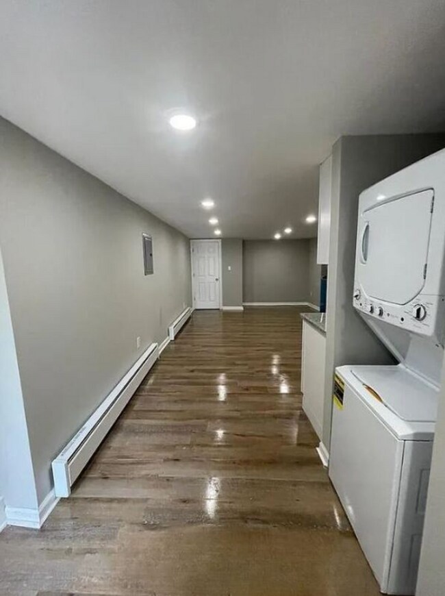 Building Photo - 1309 W Wingohocking St