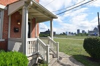 Building Photo - 680 Hamlet St