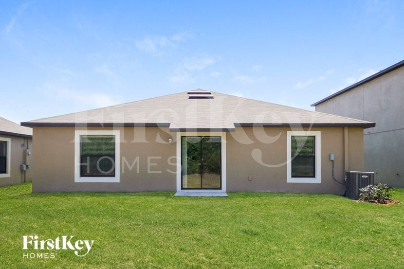 Building Photo - 9637 Sage Creek Dr