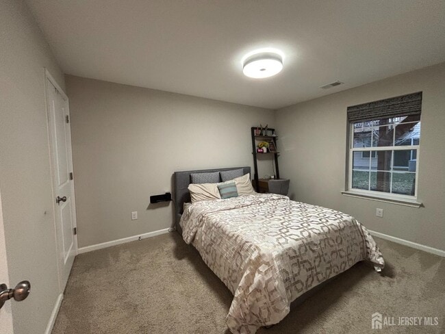 Building Photo - 1205 Hights Farm Rd N