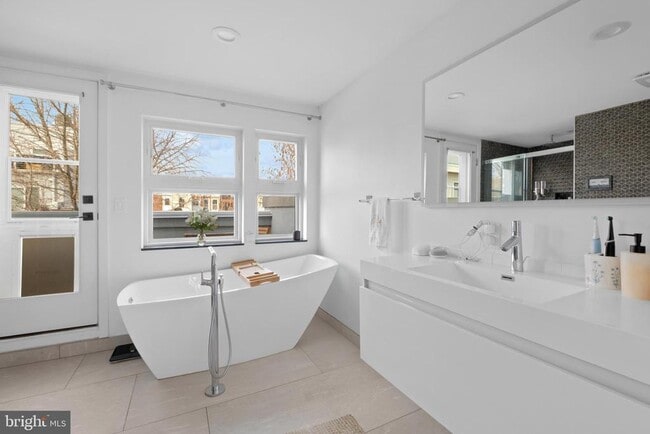 Building Photo - 1226 Gerritt St