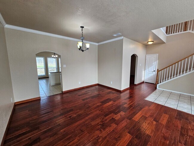 Building Photo - Spacious & Inviting 6-Bedroom Cedar Hill Home – Perfect for Your Next Move