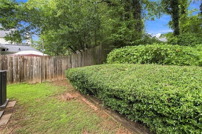 Building Photo - 5527 Bridge Pointe Dr