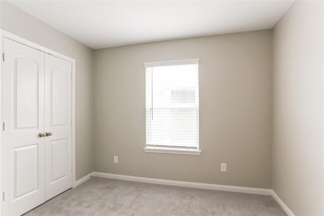 Building Photo - 27122 Leonardo Dr