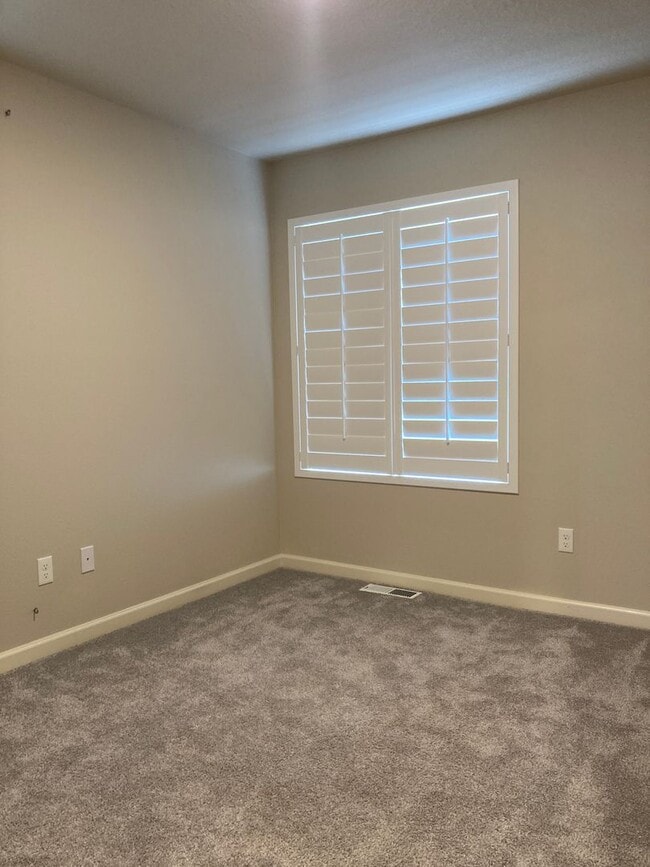 Building Photo - Beautiful Newer Home in Tigard