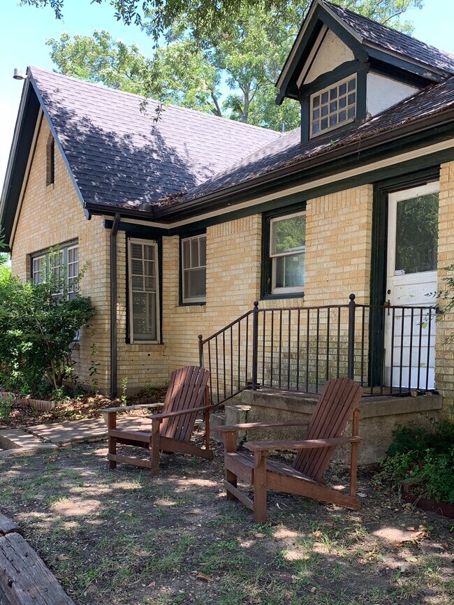 Building Photo - 6001 Goliad Ave