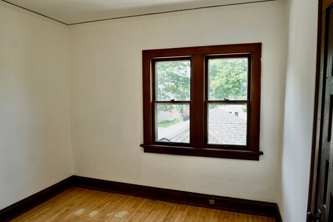 Building Photo - 2519 W Cherry St