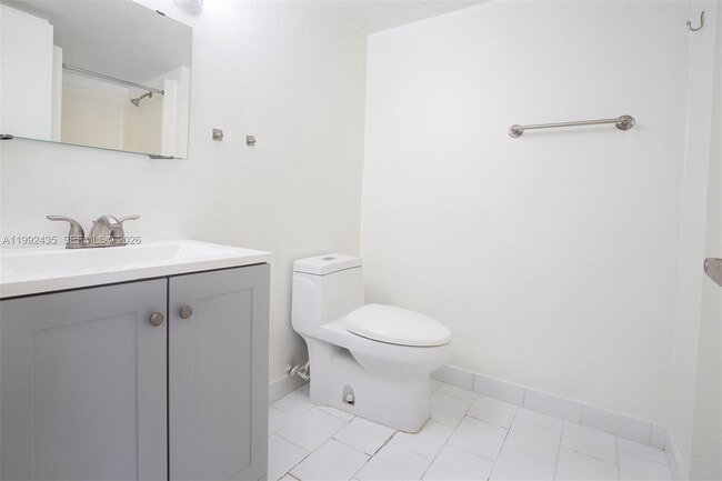 Building Photo - 9441 Fontainebleau Blvd