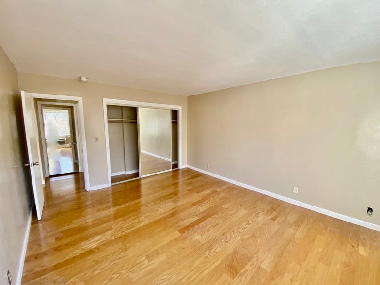 Bedroom - 10 Hammond Pond Pky