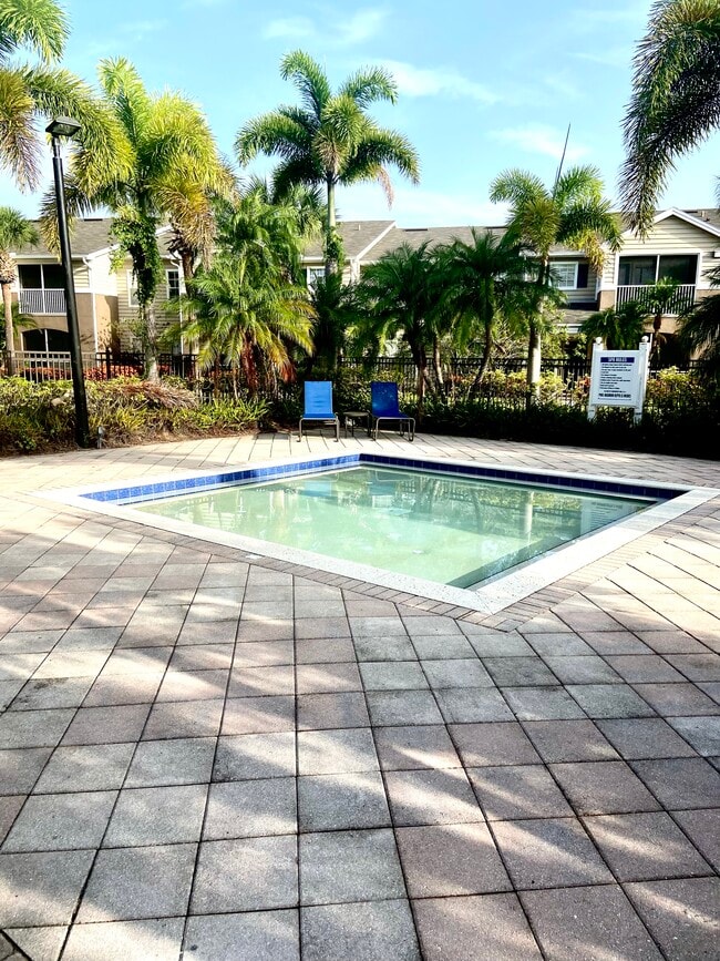 Building Photo - 8821 Manor Loop