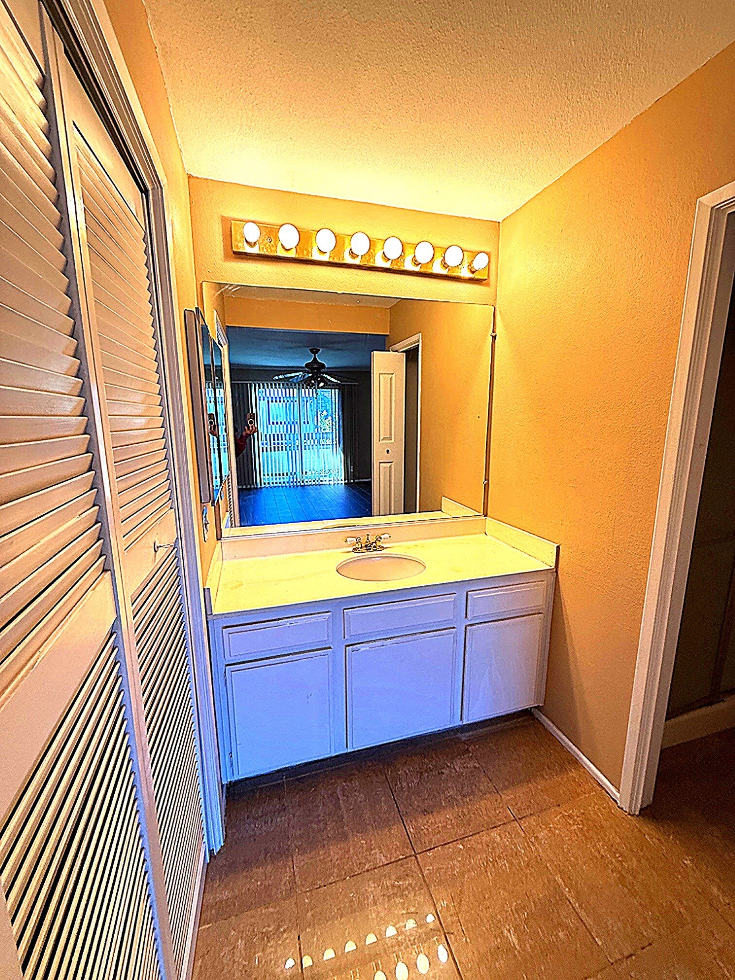 Building Photo - 13623 Valerio St