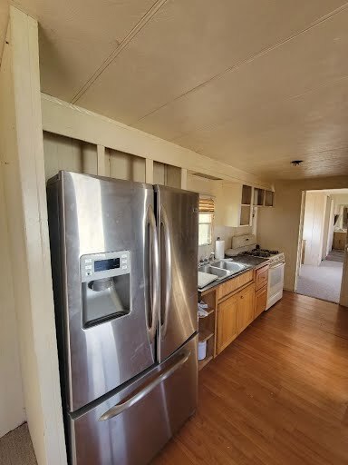 Building Photo - 27 Babur St