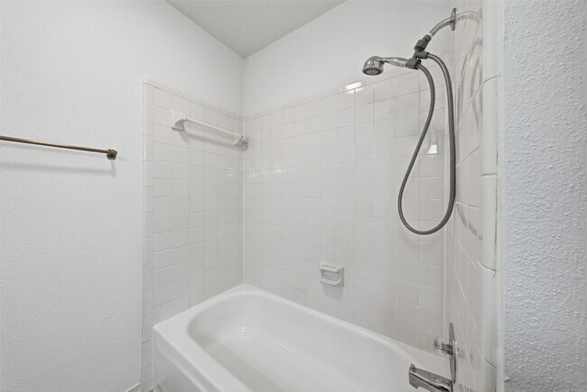 Building Photo - 7350 Kirby Dr