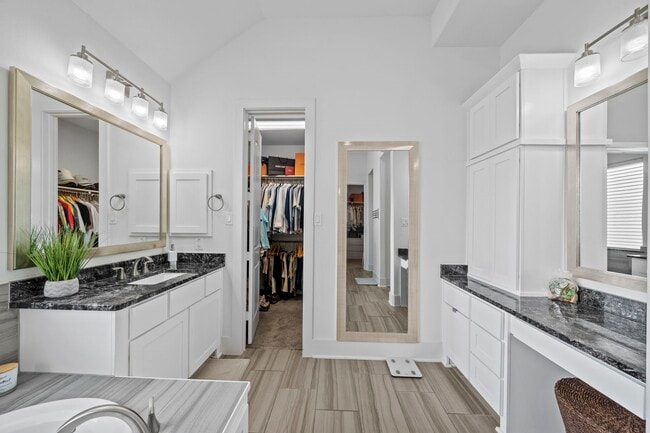 Building Photo - 27506 Gardenview Point Ct