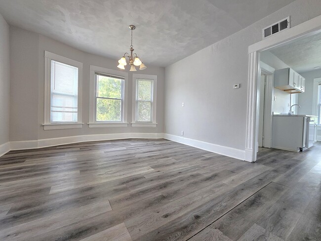 Building Photo - 1811 Grand Ave
