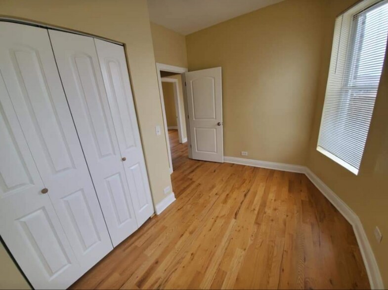 Building Photo - 6507 S Ingleside Ave