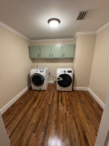 Laundry Room - new GE Washer/Dryer - 406 Rosa Ave