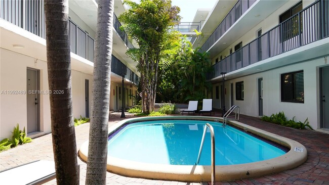 Building Photo - 3240 Mary St