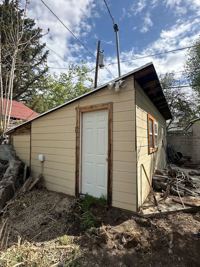 Building Photo - GORGEOUS Salt Lake Home!!!