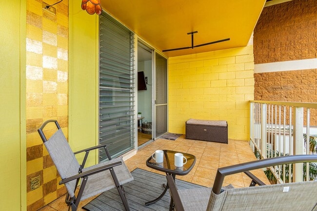 Building Photo - Oceanfront 1 Bed/1 Bath Fully Furnished Condo at Waipuilani!