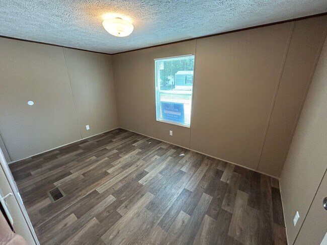 Building Photo - 1505 Nancys Dr