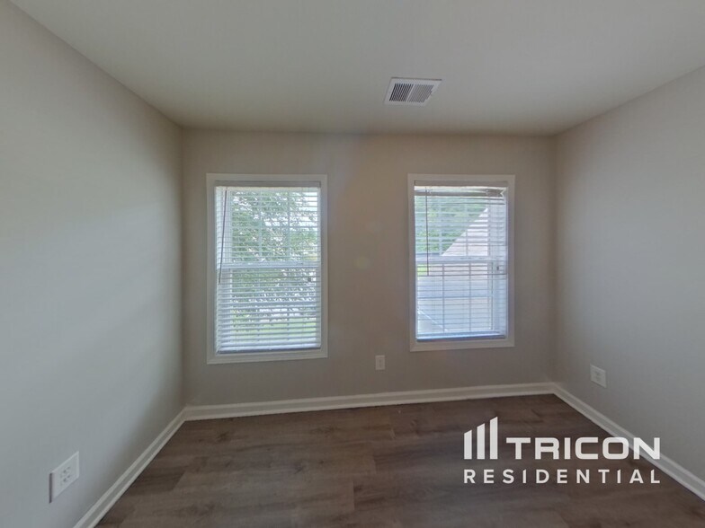 Building Photo - 3530 Woodsong Rw