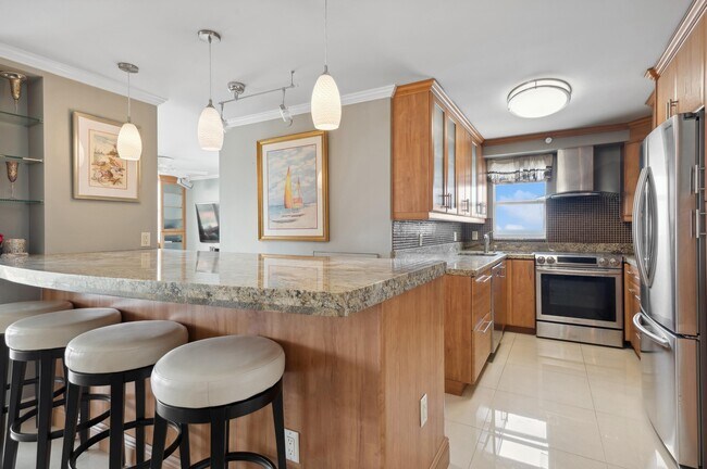 Building Photo - 4505 S Ocean Blvd