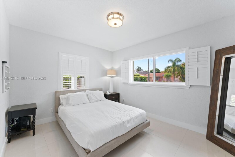 Building Photo - 6371 SW 23rd St