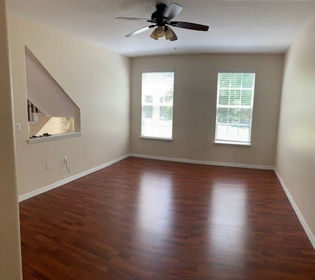Building Photo - 3-story, 3/3.5, updated, townhome in the h...