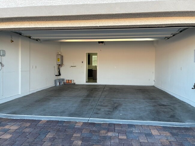 Building Photo - 6575 Dove Pt Pl