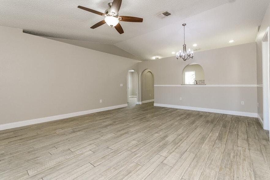 Building Photo - 16213 Wilkinson Dr