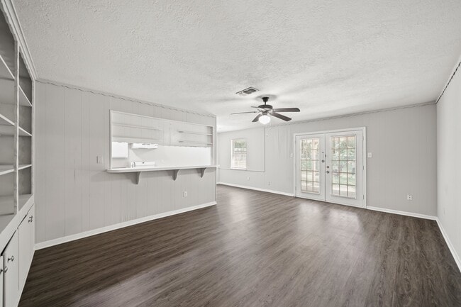 Building Photo - 5232 Cottonwood Cir