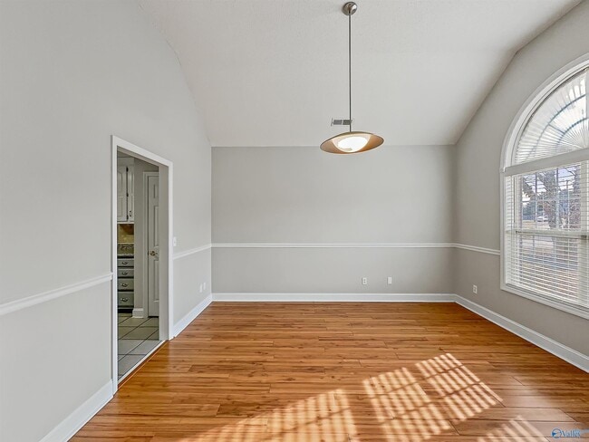 Building Photo - 93 Manor House Dr