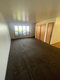 Building Photo - 7343 N Teutonia Ave - 16 Unit