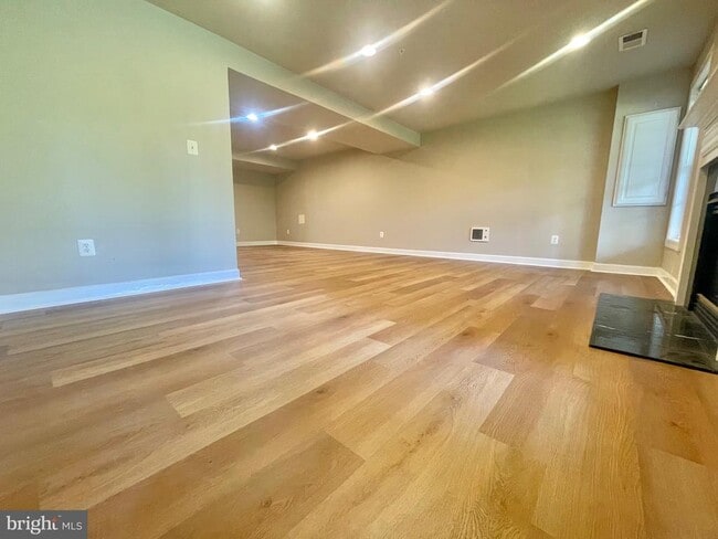 Building Photo - 3550 Tabard Ln