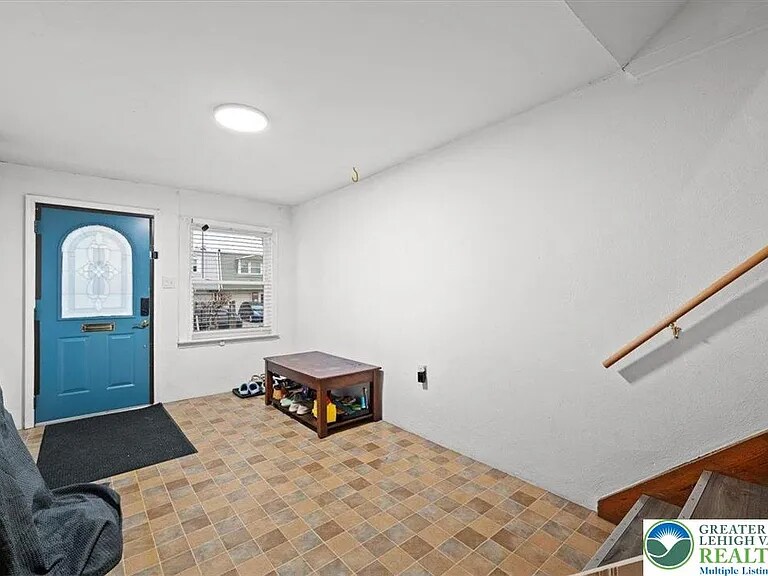 Building Photo - 2308 3rd St