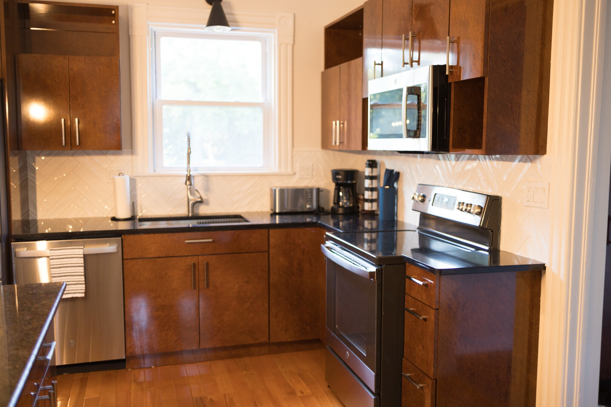 Building Photo - 5104 Abigail Dr