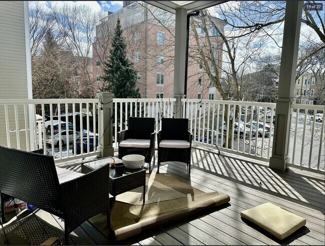 Building Photo - 470 Green St