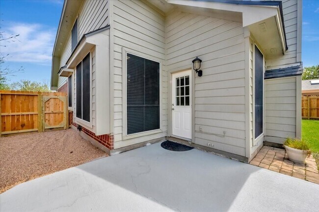 Building Photo - 14010 Hazel Ridge Ct